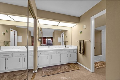 Beautifully upgraded 2 bedroom + den, 2 bath condo with approx - photo 13