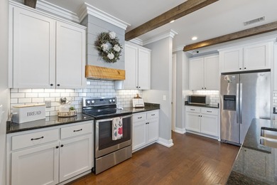 This stunning 2015 built, FURNISHED Bayfront home, with 2164 Sq - photo 14
