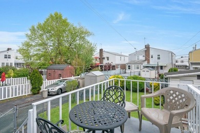 This well-maintained brick home offers a spacious and functional - photo 18
