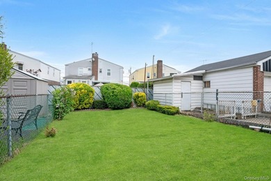 This well-maintained brick home offers a spacious and functional - photo 20