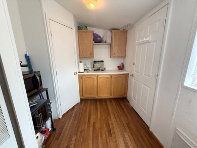 Step into comfort and convenience with this charming 1992 Cavco