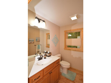 Welcome home to the tranquility of Earl Street! Set on a one - photo 23