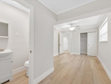 HUGE POOL HOUSE!!!! GREAT OPPORTUNITY!!!! This house has 5 - photo 23