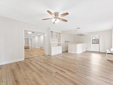 HUGE POOL HOUSE!!!! GREAT OPPORTUNITY!!!! This house has 5 - photo 30