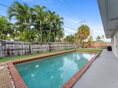HUGE POOL HOUSE!!!! GREAT OPPORTUNITY!!!! This house has 5 - photo 32