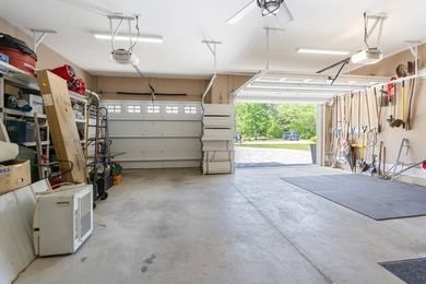 This stunning 2015 built, FURNISHED Bayfront home, with 2164 Sq - photo 37