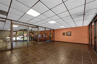 Beautifully upgraded 2 bedroom + den, 2 bath condo with approx - photo 37