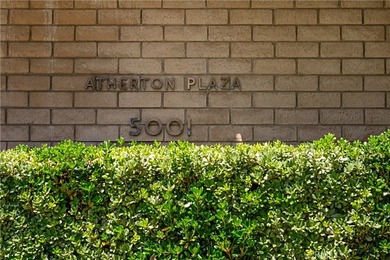 Beautifully upgraded 2 bedroom + den, 2 bath condo with approx - photo 40