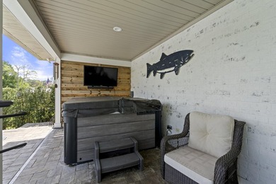 This stunning 2015 built, FURNISHED Bayfront home, with 2164 Sq - photo 42