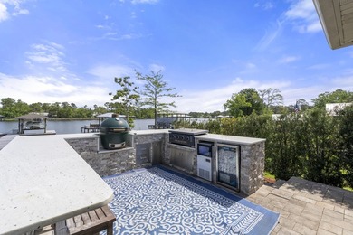 This stunning 2015 built, FURNISHED Bayfront home, with 2164 Sq - photo 44