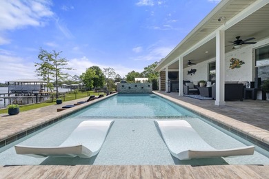 This stunning 2015 built, FURNISHED Bayfront home, with 2164 Sq - photo 47