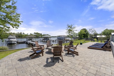 This stunning 2015 built, FURNISHED Bayfront home, with 2164 Sq - photo 48