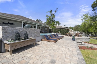 This stunning 2015 built, FURNISHED Bayfront home, with 2164 Sq - photo 50