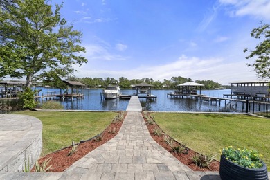 This stunning 2015 built, FURNISHED Bayfront home, with 2164 Sq - photo 51
