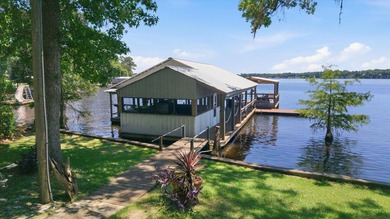 Lake Talquin lakefront home with a wonderful view. Golf cart - photo 1