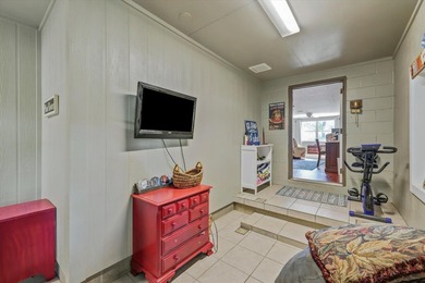 Lake Talquin lakefront home with a wonderful view. Golf cart - photo 6