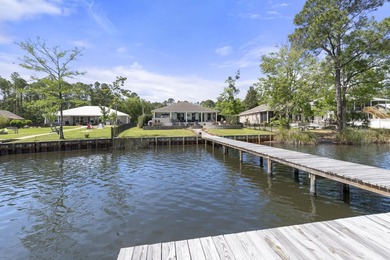 This stunning 2015 built, FURNISHED Bayfront home, with 2164 Sq - photo 58
