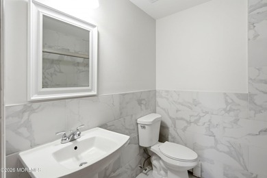 Welcome to this nicely maintained 2-bedroom, 2-bath Lakeview - photo 12
