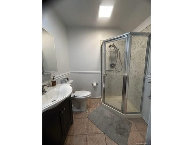 Tucked away on a private .72-acre flag lot, this cozy 2-bedroom - photo 5