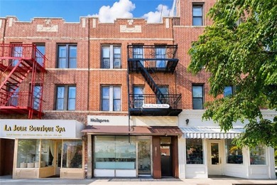Excellent investment opportunity to own a mixed-use building - photo 1