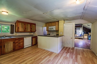 Bring you ideas and your tool belt! This property has so much - photo 11