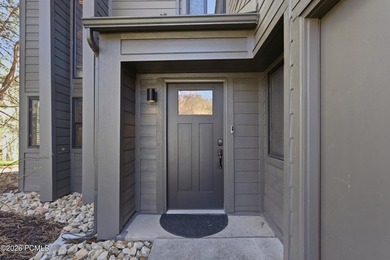 Row-end Hidden Creek townhome ideally located in Canyons Village - photo 4
