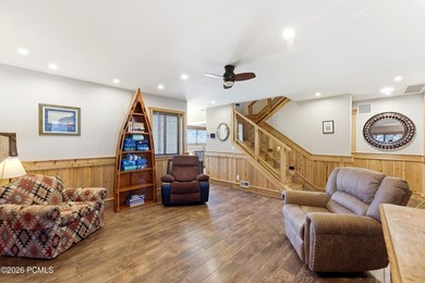 Row-end Hidden Creek townhome ideally located in Canyons Village - photo 6