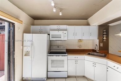 Well-located 1-bedroom, 1.5-bath condo in the highly desirable - photo 21
