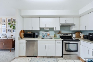 WELCOME HOME!! Amazing opportunity to own this beautiful SUN