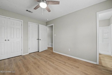 Freshly renovated and move-in ready 3-bedroom, 2-bath home - photo 11