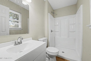 Freshly renovated and move-in ready 3-bedroom, 2-bath home - photo 12