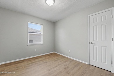 Freshly renovated and move-in ready 3-bedroom, 2-bath home - photo 13