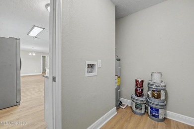 Freshly renovated and move-in ready 3-bedroom, 2-bath home - photo 18
