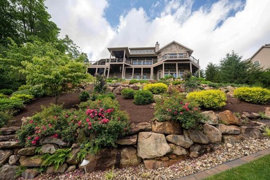 Experience the epitome of luxury living in this spectacular home - photo 45