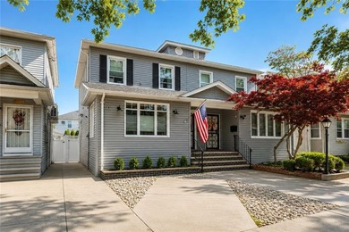 Beautiful fully gut-renovated 3-bedroom, 3-bathroom home in the - photo 3