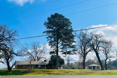 Lake Home For Sale in Nacogdoches, Texas