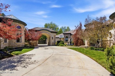 Tucked away on a private, tree-lined lane in Holladay, this - photo 6