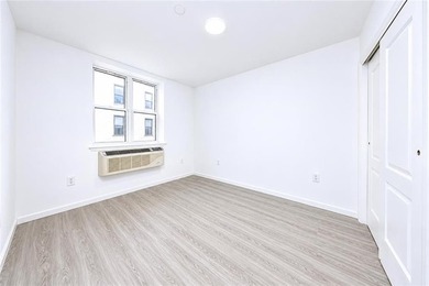Newly built 3-family house with 1 store. Building size: 20.4 * - photo 9