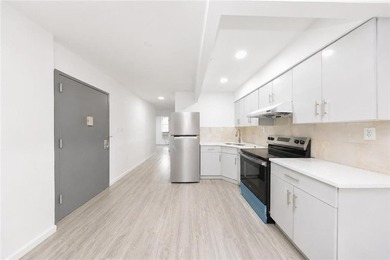 Newly built 3-family house with 1 store. Building size: 20.4 * - photo 10
