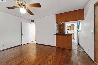Opportunity knocks !Rare opportunity to own a 5-bedroom, 2 - photo 16
