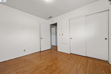 Opportunity knocks !Rare opportunity to own a 5-bedroom, 2 - photo 18