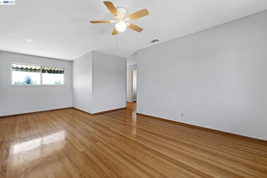 Opportunity knocks !Rare opportunity to own a 5-bedroom, 2 - photo 25