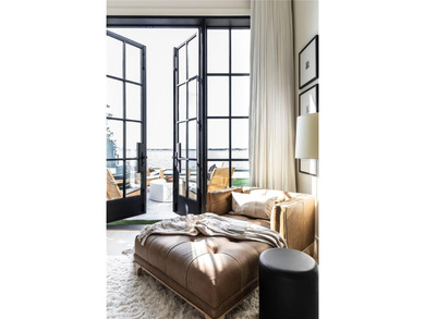 WELCOME to a breathtaking WATERFRONT masterpiece in the - photo 31