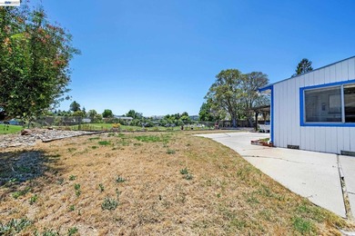 Opportunity knocks !Rare opportunity to own a 5-bedroom, 2 - photo 33