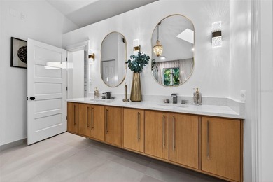 Experience the epitome of modern luxury living on one of Snell - photo 36