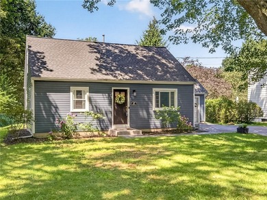Welcome to 17 Fenton Rd! 4 bedrooms on a picturesque lot, room - photo 4
