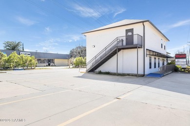 Mixed use building in the heart of Lafayette with high