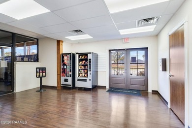 Mixed use building in the heart of Lafayette with high