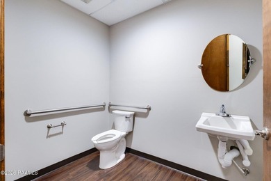 Mixed use building in the heart of Lafayette with high