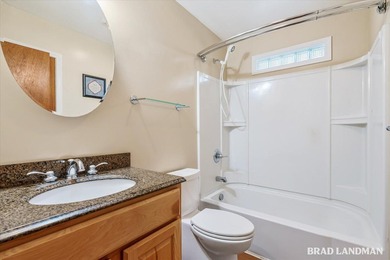 Lovingly cared for Gun Lake cottage on Robbins Bay, offering - photo 15